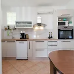 Vesna * Supetarska Draga